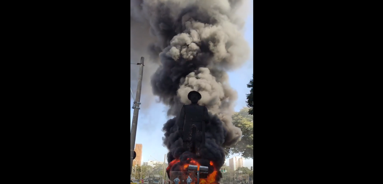 Incêndio na Estátua do Borba Gato