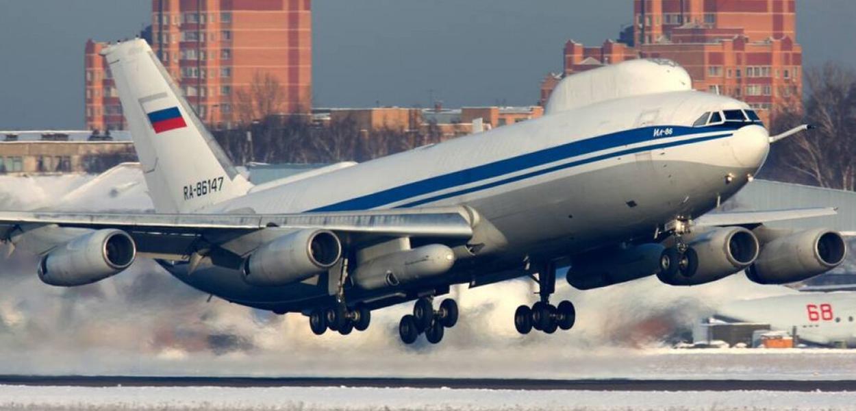 Avião modelo Illyushin II-86VKP (II-80)