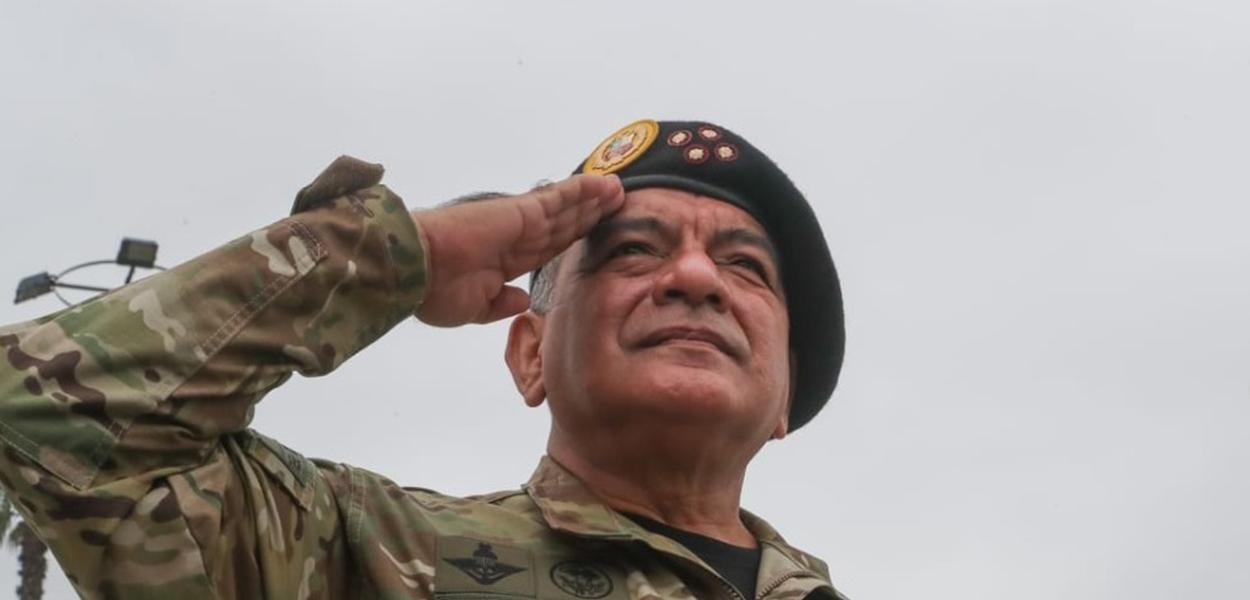 Chefe do Comando Conjunto das Forças Armadas do Peru, general do Exército César Astudillo