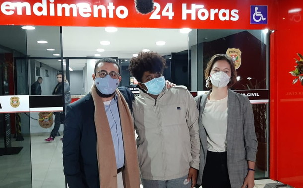 Gessica, esposa do ativista Galo