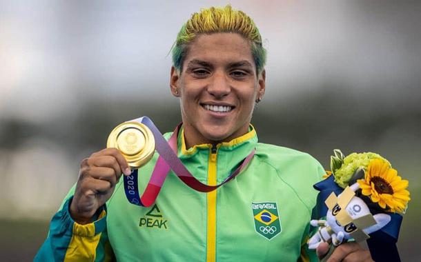 Ana Marcela conquista a medalha de ouro nos 10km das Maratonas Aquáticas