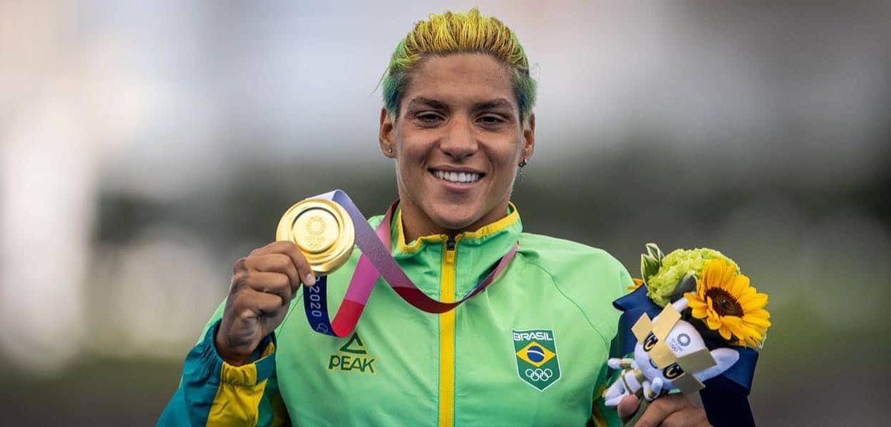 Ana Marcela conquista a medalha de ouro nos 10km das Maratonas Aquáticas