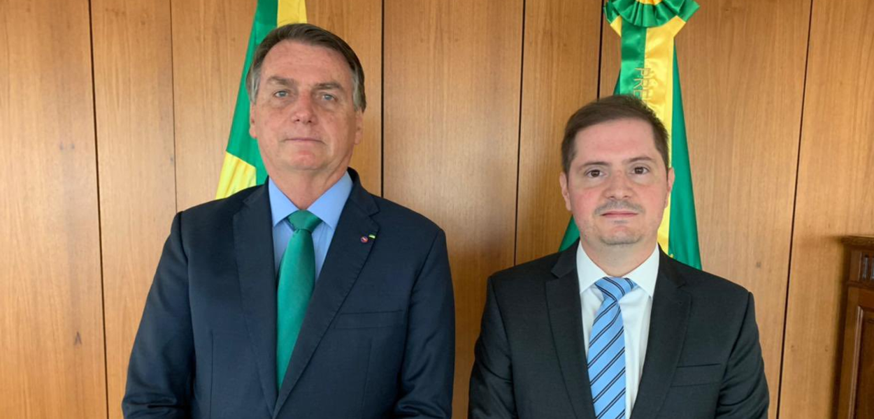 Jair Bolsonaro e Bruno Bianco, novo advogado-geral da União
