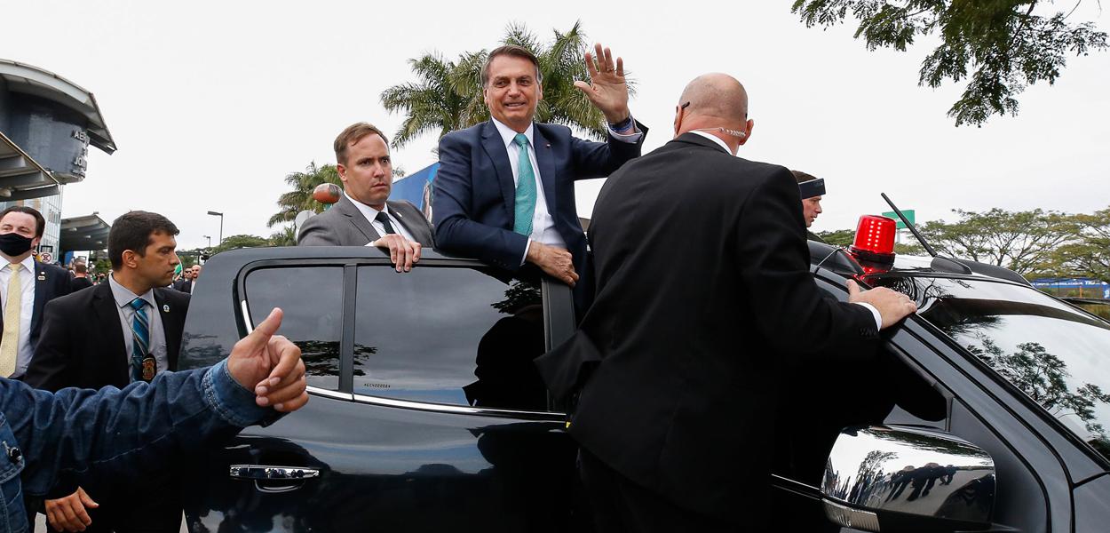 Bolsonaro chega ao Aeroporto de Joinville. 06/08/2021