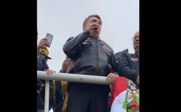 Bolsonaro discursa em motociata em Florianópolis