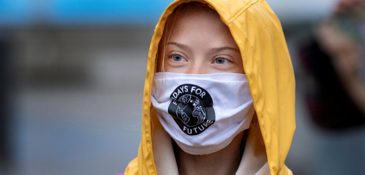 Greta Thunberg em protesto em Estocolmo (Fridays For Future) no Parlamento sueco em Estocolmo
