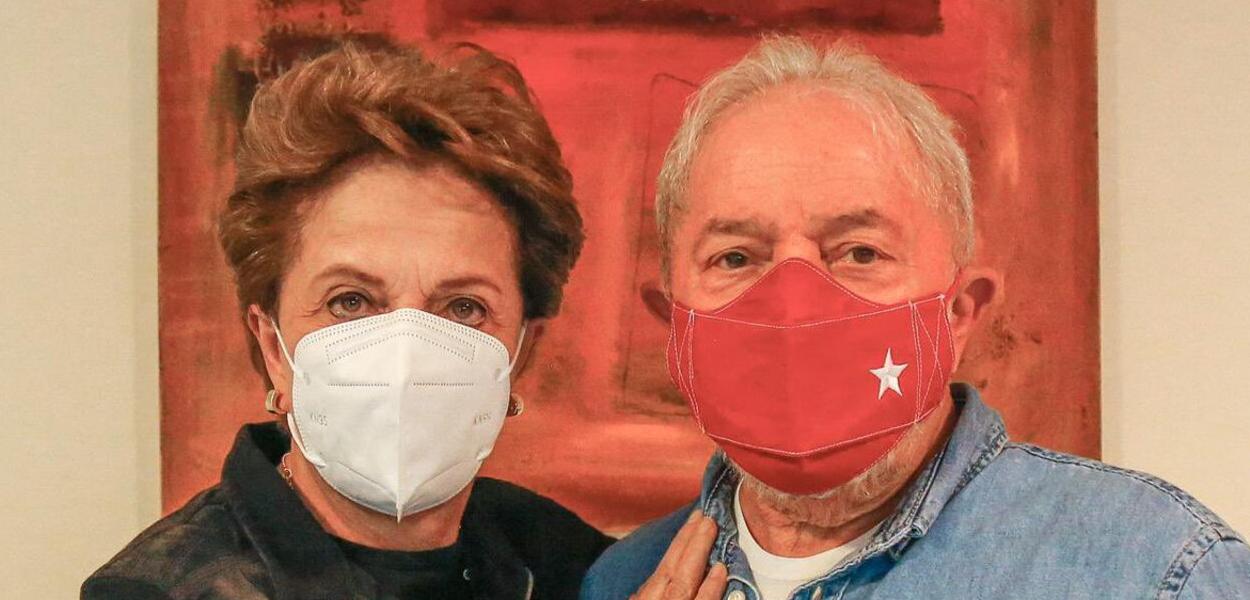 Dilma Rousseff, vítima de um golpe em 2016, e o ex-presidente Lula