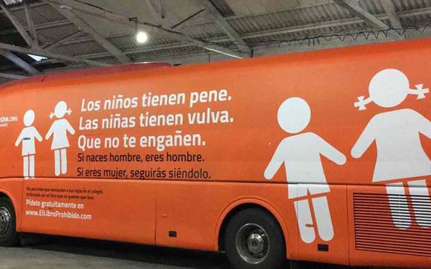 Ônibus transfóbico da organização HazteOir na Espanha