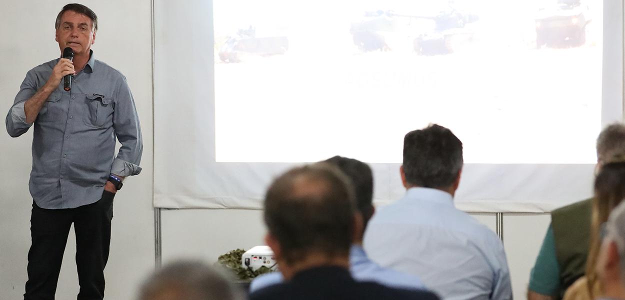 Bolsonaro faz pronunciamento no Campo de Instrução de Formosa/GO.