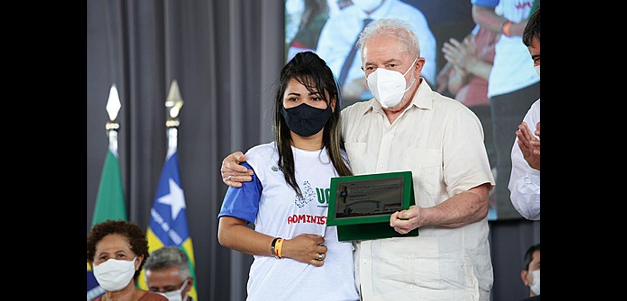 Lula foi homenageado por estudante universitária do município de Guaribas, uma das cidades-piloto do programa Fome Zero