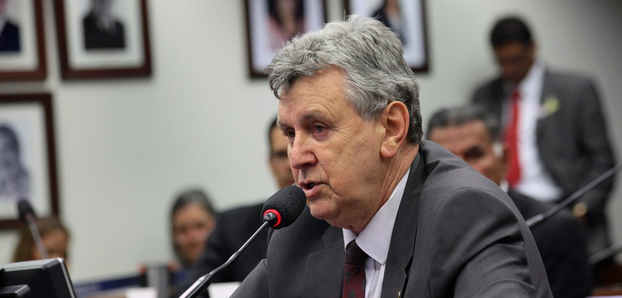 Senador Luis Carlos Heinze (PP-RS)