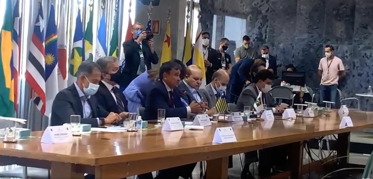 Wellington Dias fala em reunião com governadores