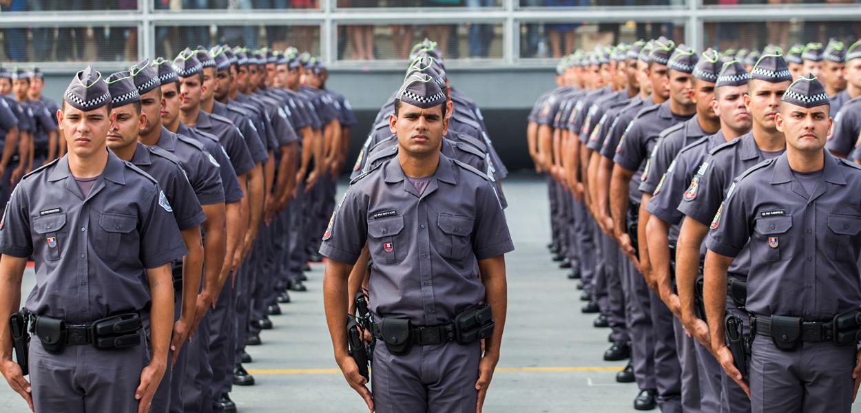 Formatura de  soldados da Polícia Militar do Estado de São Paulo.