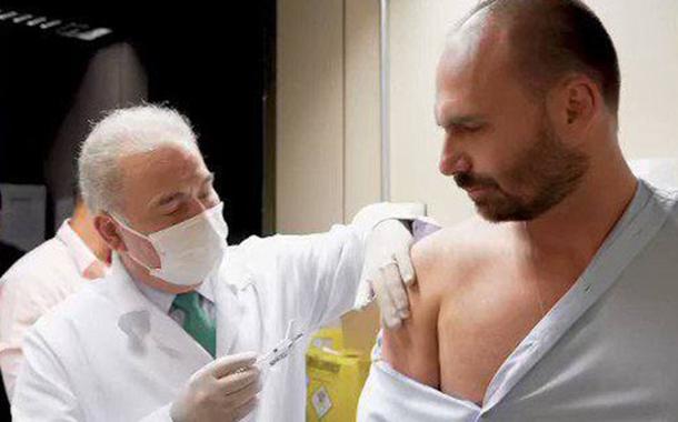 Eduardo Bolsonaro se vacinou em agosto de 2021