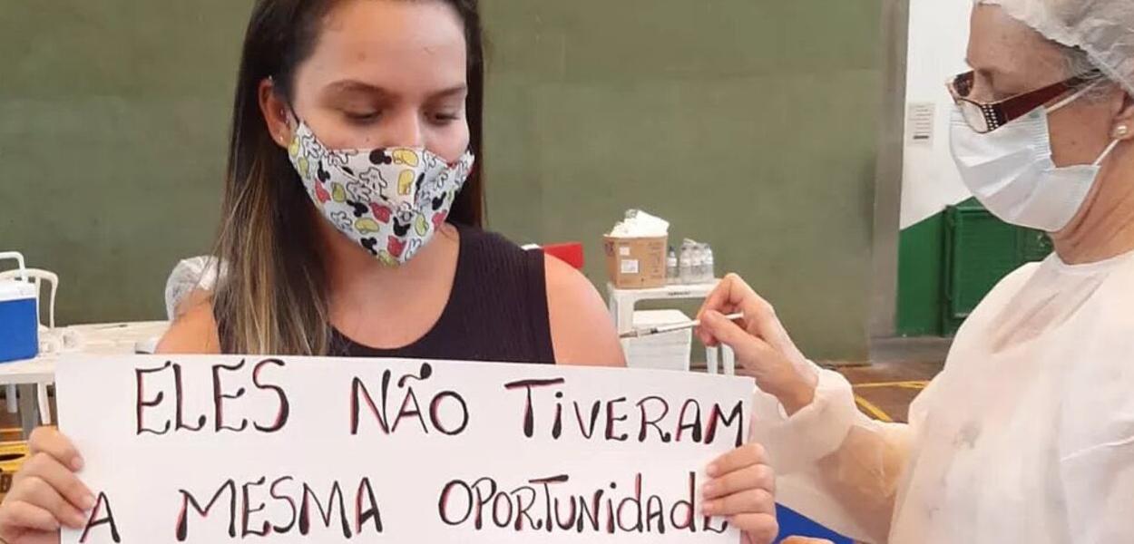 Bruna Santana Prates Gomes