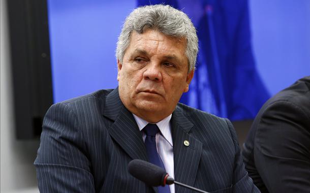 Informações disponibilizadas no Portal da Câmara dos Deputados apontam que o transporte de idas do deputado Alberto Fraga (DEM-DF) para Aracaju e de voltas para Brasília custou em torno de R$ 10 mil aos cofres públicos desde 2015