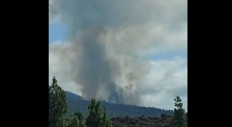 Vulcão em La Palma em erupção