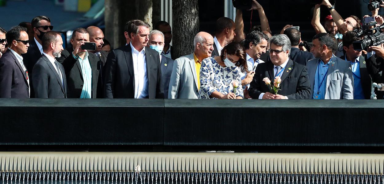 Bolsonaro e sua comitiva visitam o Memorial e Museu Nacional do 11 de Setembro