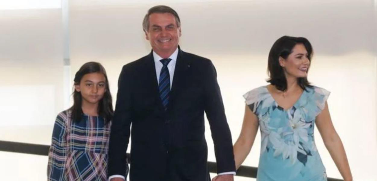 Laura, Jair e Michelle Bolsonaro