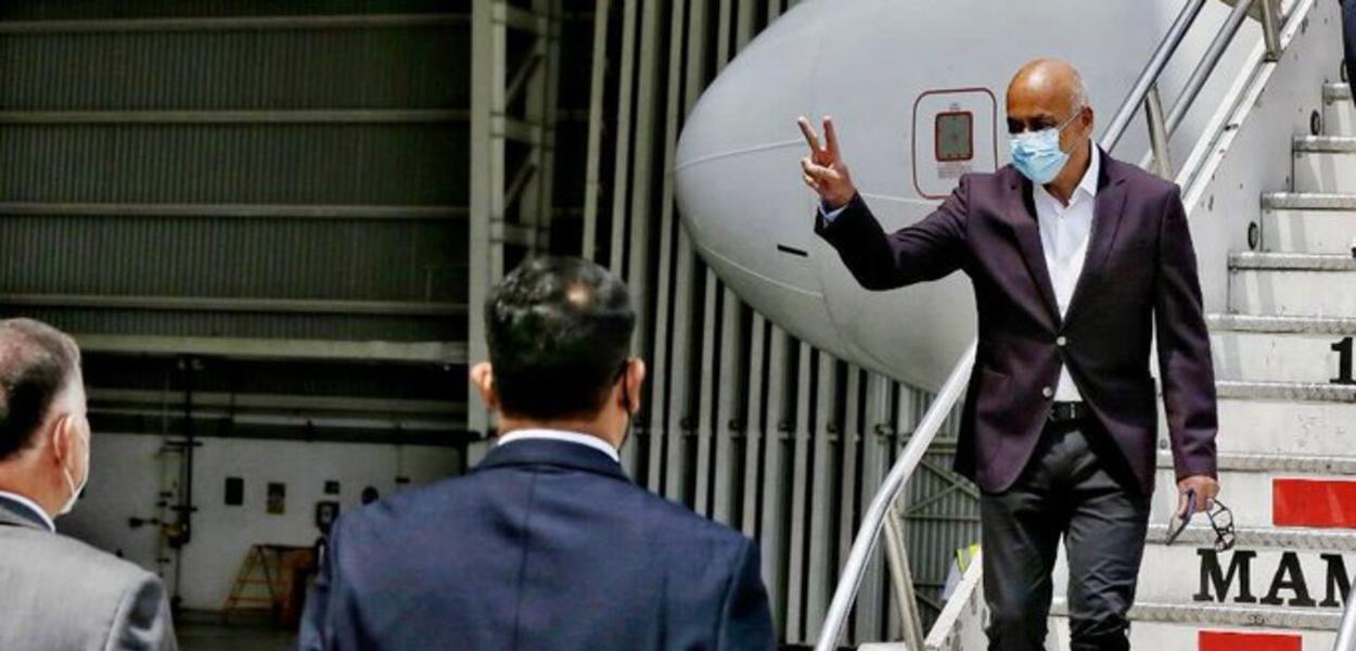 Delegação do governo venezuelano chega ao México para diálogo com oposição