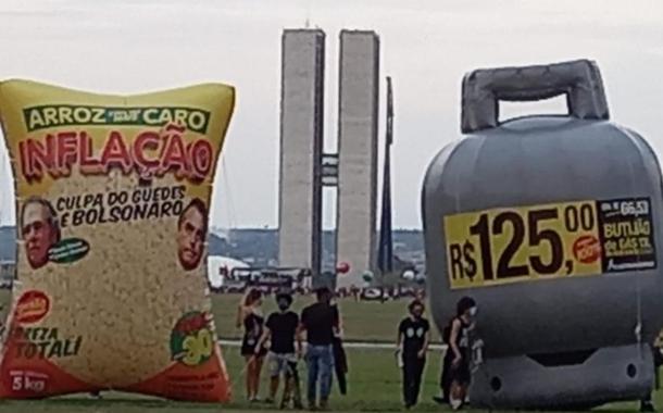 Manifestantes levam os temas da inflação e carestia às ruas