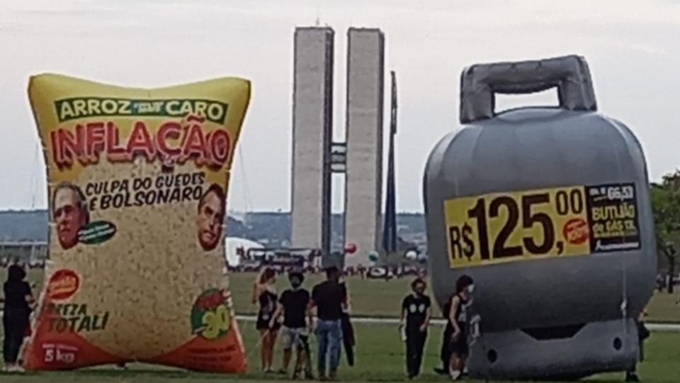 Manifestantes levam os temas da inflação e carestia às ruas