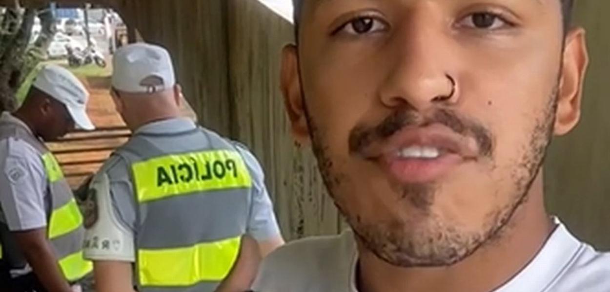 Youtuber e apresentador Spartakus Santiago