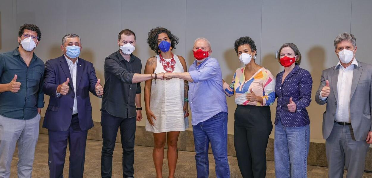 José Guimarães, Juliano Medeiros, Talíria Petrone, Lula, Áurea Carolina, Gleisi Hoffmann e Paulo Teixeira