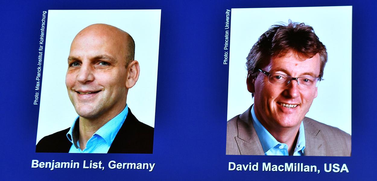 Anúncio dos vencedores do Prêmio Nobel de Química de 2021 em Estocolmo