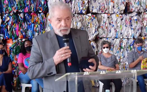 Ex-presidente Lula em encontro com catadores, em Brasília