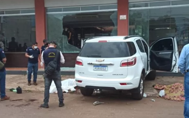 Carro em que as vítimas no Paraguai estavam