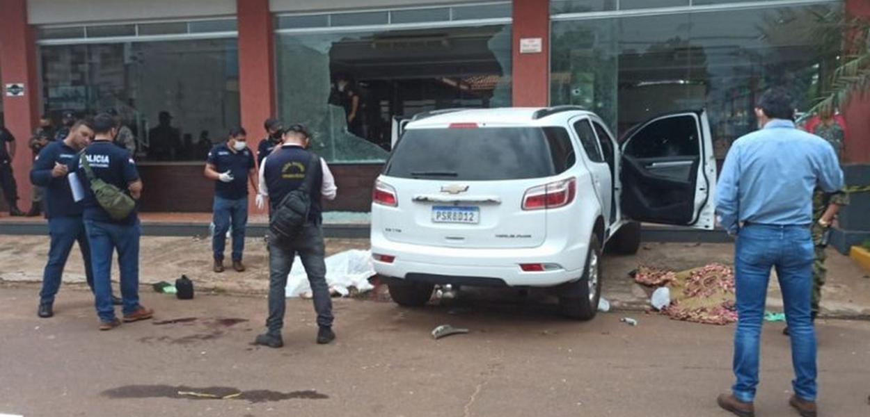 Carro em que as vítimas do tiroteio estavam