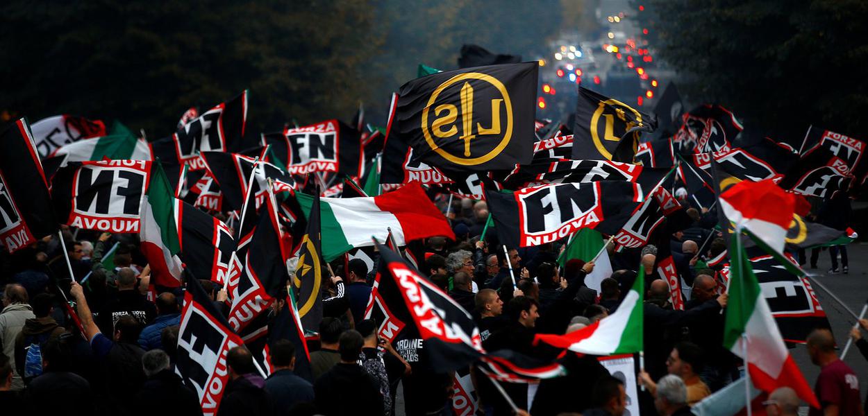 Manifestação de integrantes do Forza Nuova em Roma