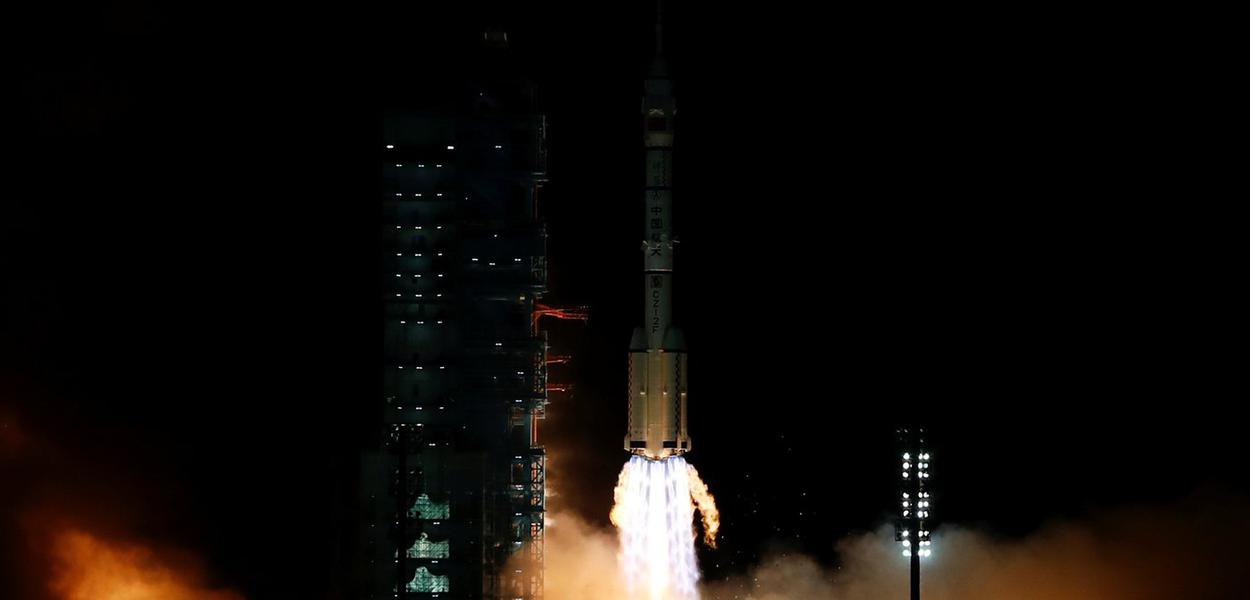 Nave espacial tripulada chinesa Shenzhou-13