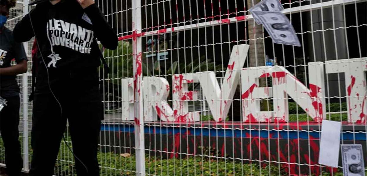 Sede da Prevent Senior em São Paulo foi alvo de ato do Levante Popular da Juventude na quinta-feira (30)