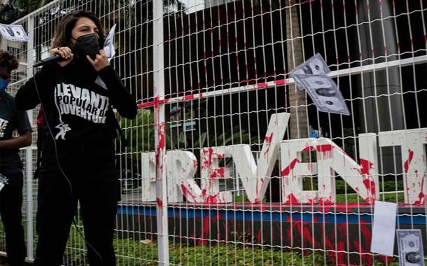Sede da Prevent Senior em São Paulo foi alvo de ato do Levante Popular da Juventude na quinta-feira (30)