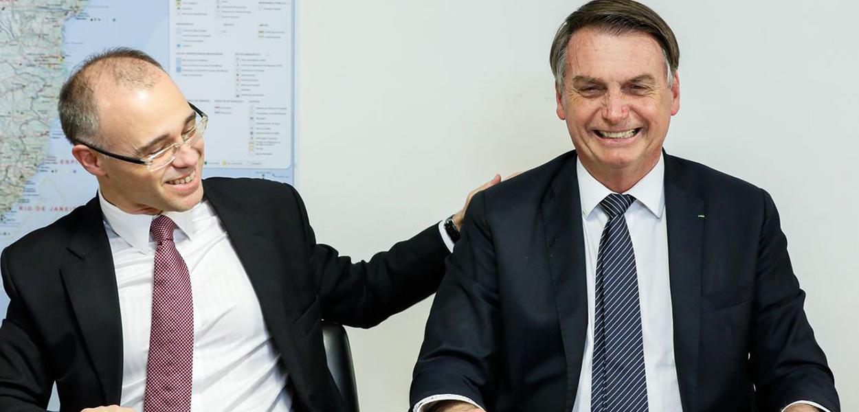 André Mendonça e Jair Bolsonaro