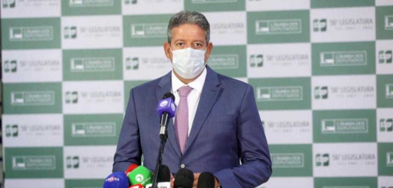 Arthur Lira durante entrevista coletiva em 5 de outubro de 2021
