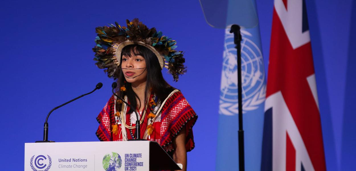 Paiter Bandeira Suruí reivindicou a herança de seus antepassados, a riqueza ecológica da Amazônia e exigiu a proteção para líderes indígenas