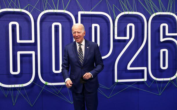 Presidente dos EUA, Joe Biden, chega para conferência da ONU sobre o clima em Glasgow
01/11/2021 Adrian Dennis/Pool via REUTERS