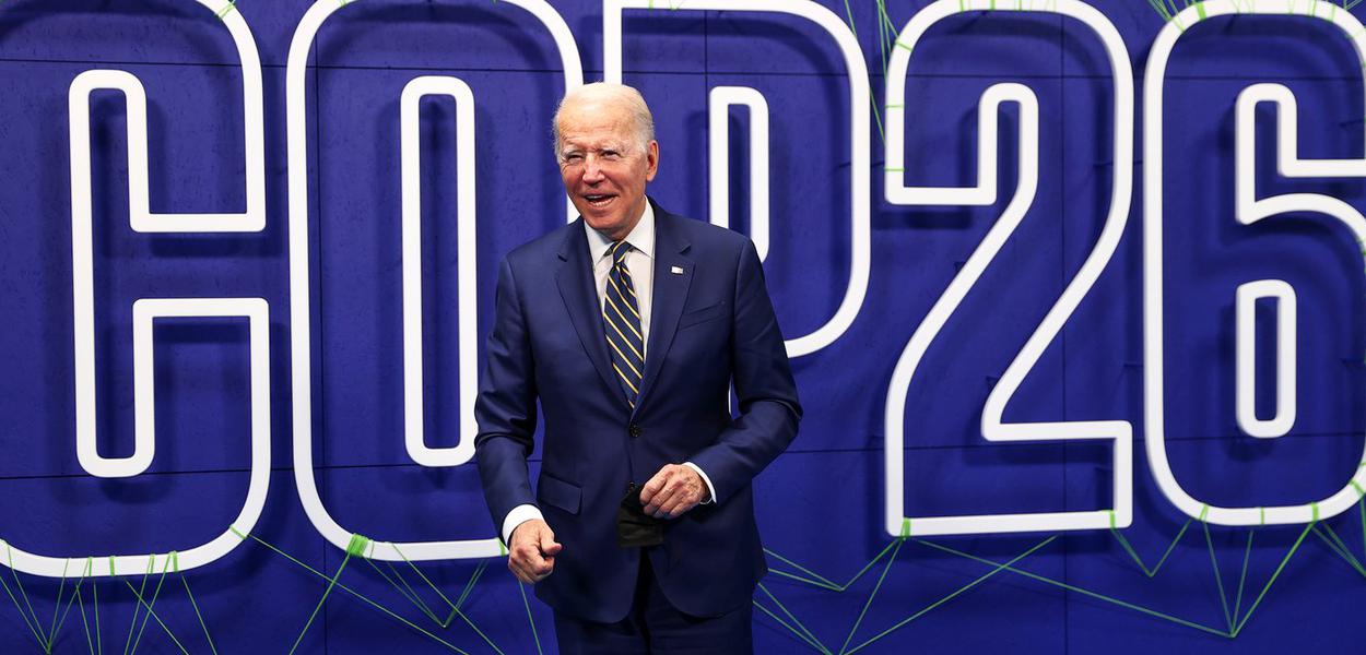 Presidente dos EUA, Joe Biden, chega para conferência da ONU sobre o clima em Glasgow
01/11/2021 Adrian Dennis/Pool via REUTERS