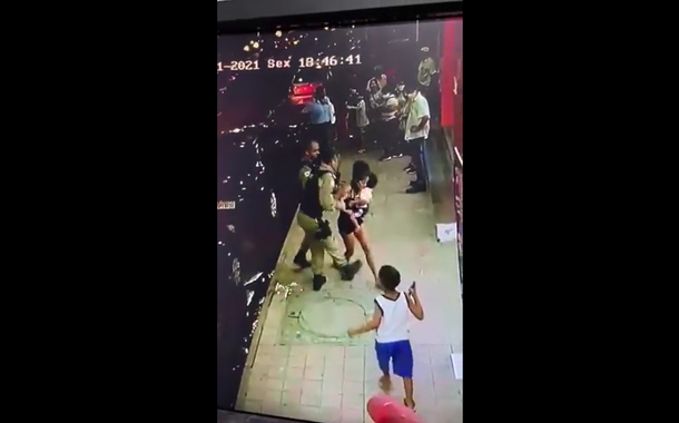 Polícia Militar agride mulher com crianças em Itabira (MG)