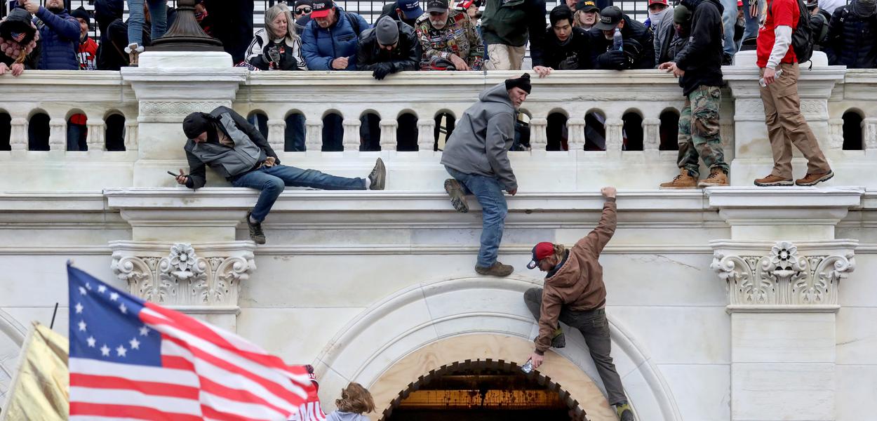 Ataque de apoiadores de Trump ao Capitólio em janeiro de 2021