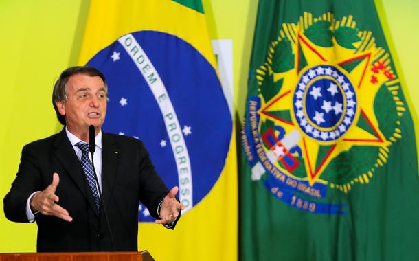 Jair Bolsonaro participa da solenidade de consolidação do marco regulatório trabalhista infralegal, no Palácio do Planalto