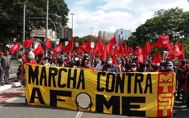 Manifestantes foram às ruas de diversas cidades brasileiras contra políticas que aprofundam a fome no país
