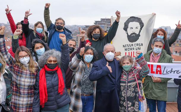 Lula chega na Bélgica