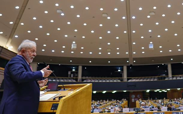 Lula discursa no Parlamento Europeu em 15/11/21
