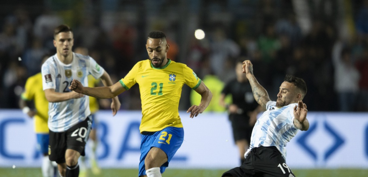 Seleção Brasileira de Futebol enfrenta Argentina