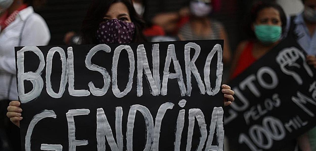 Manifestação em sessão do Tribunal do Genocídio na PUC-SP