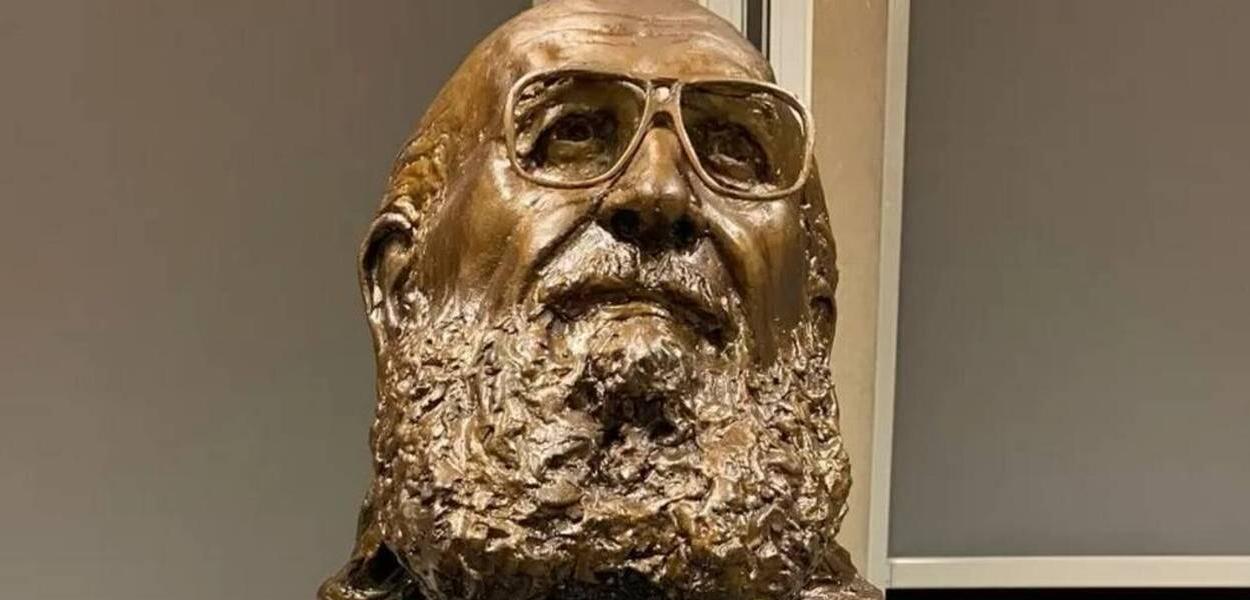 Estátua de Paulo Freire